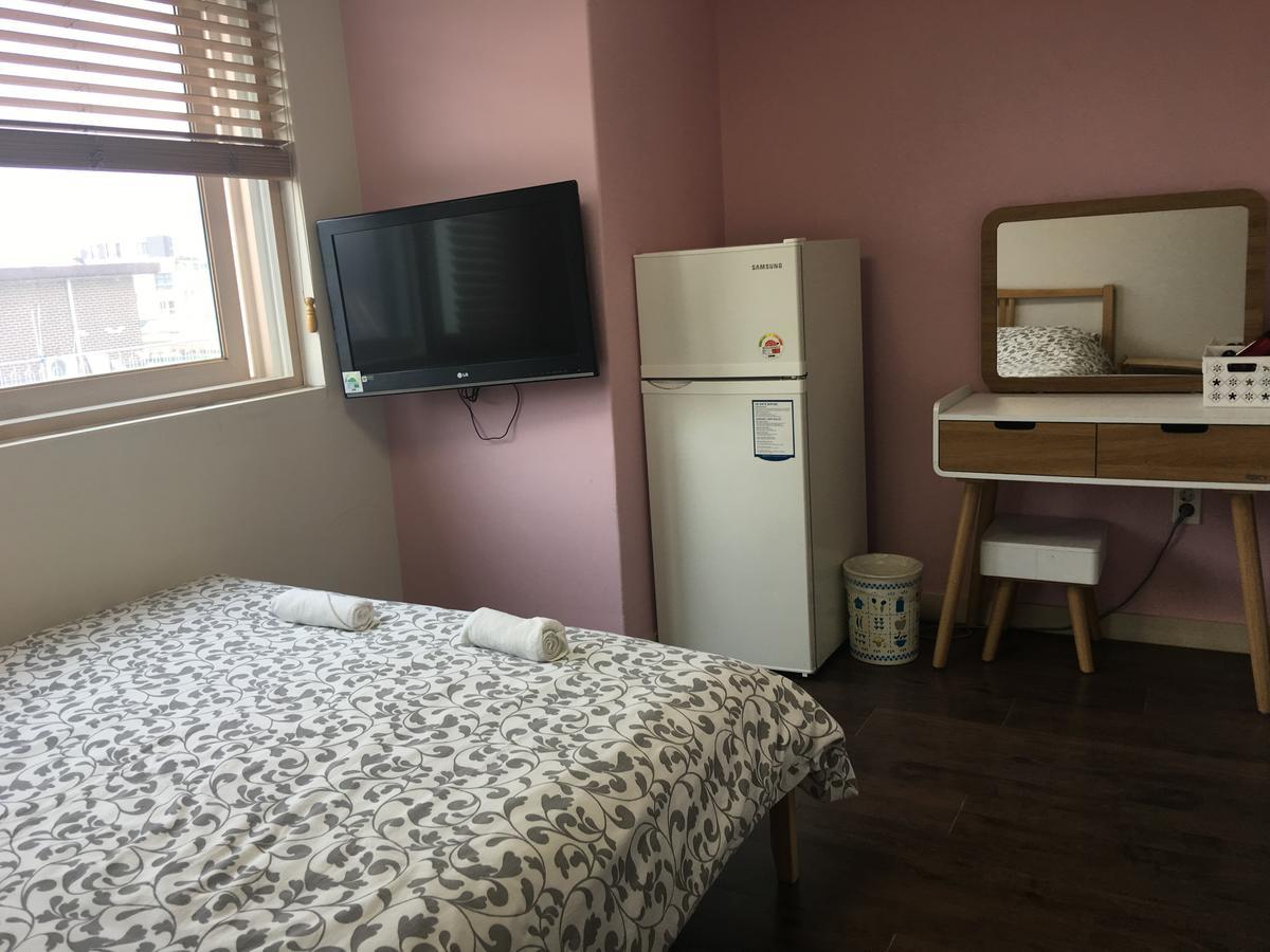 סיאול Hongdae Pencil Guesthouse מראה חיצוני תמונה