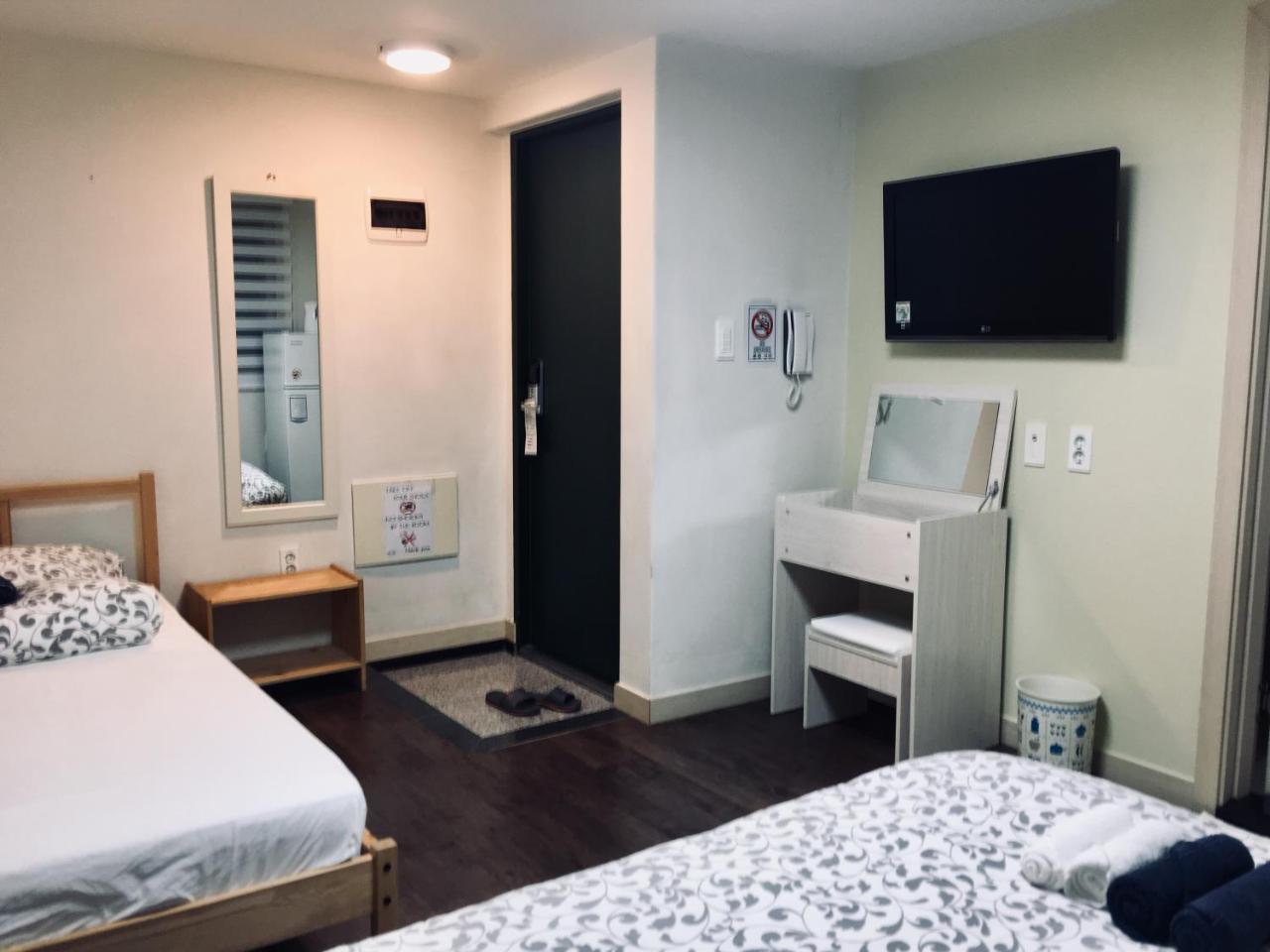 סיאול Hongdae Pencil Guesthouse מראה חיצוני תמונה