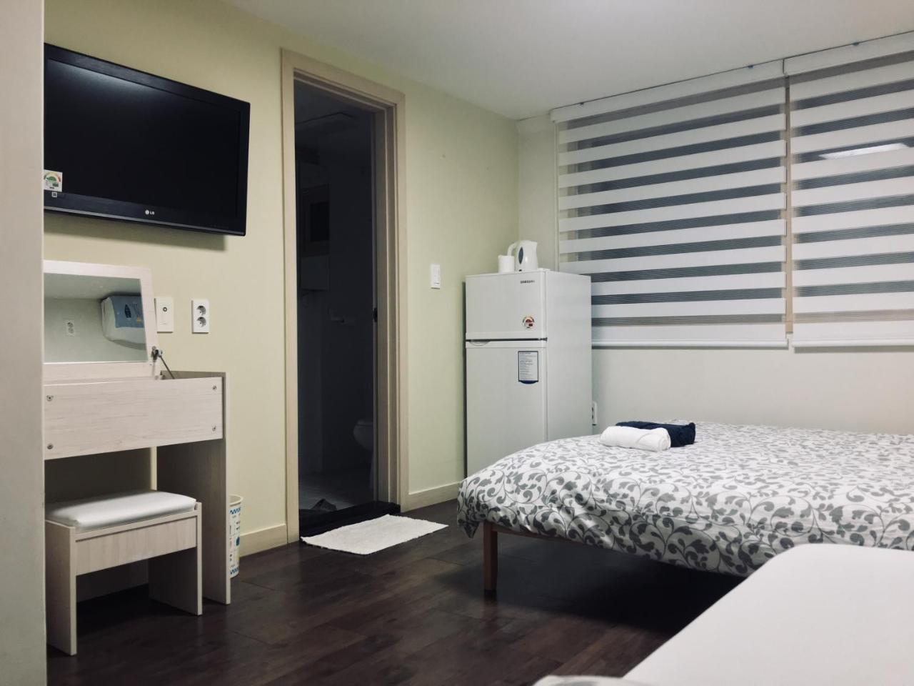 סיאול Hongdae Pencil Guesthouse מראה חיצוני תמונה