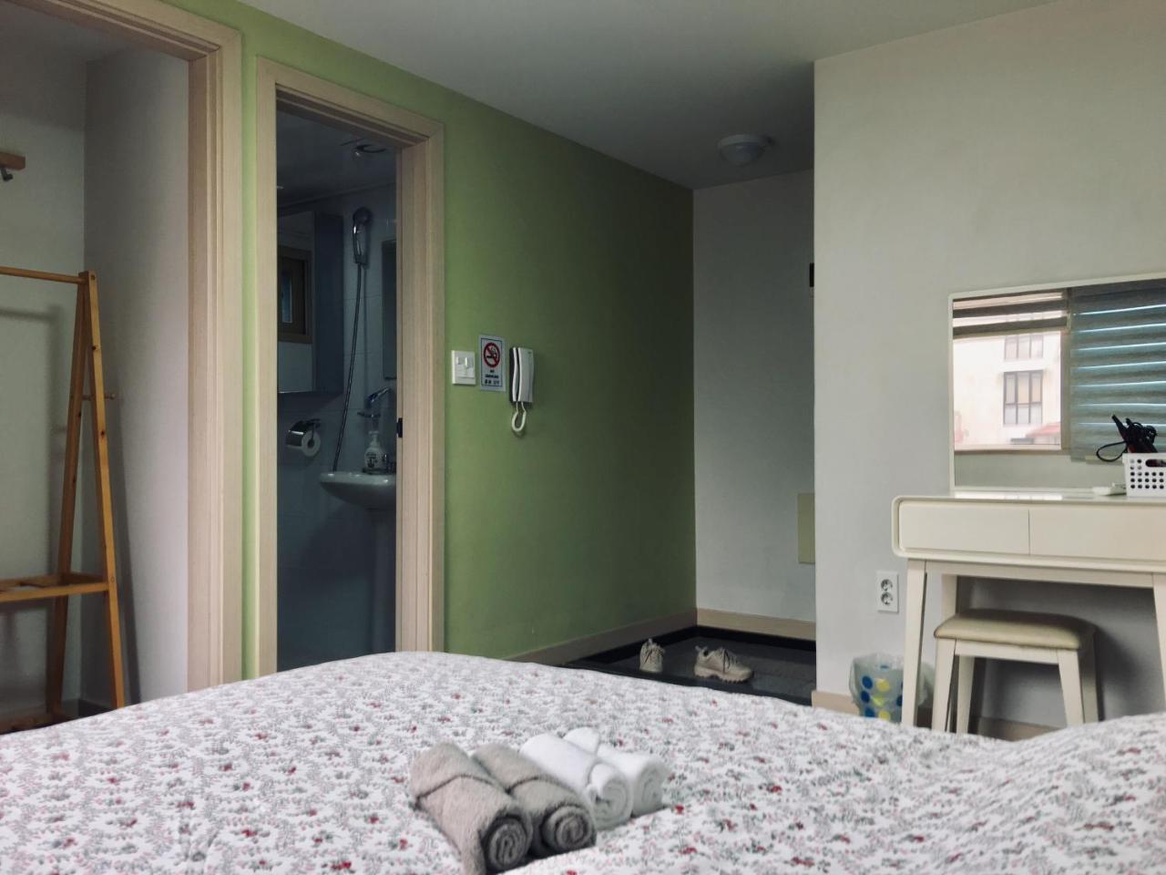 סיאול Hongdae Pencil Guesthouse מראה חיצוני תמונה