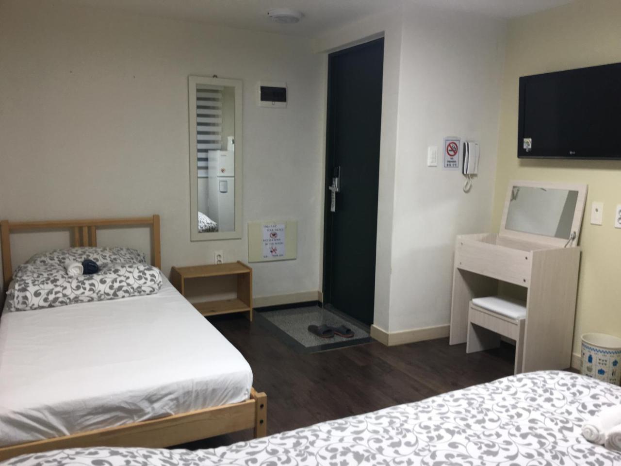 סיאול Hongdae Pencil Guesthouse מראה חיצוני תמונה