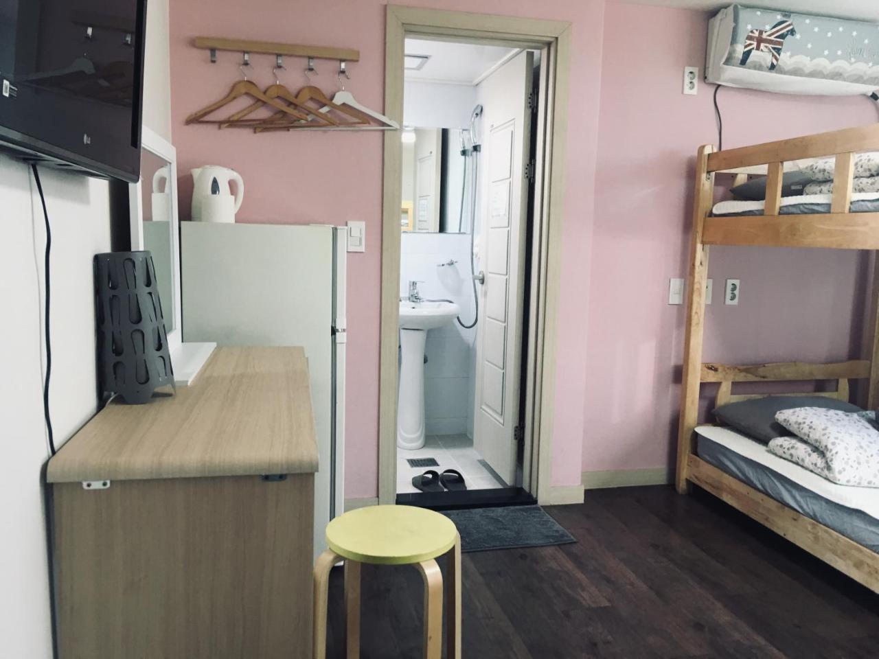 סיאול Hongdae Pencil Guesthouse מראה חיצוני תמונה