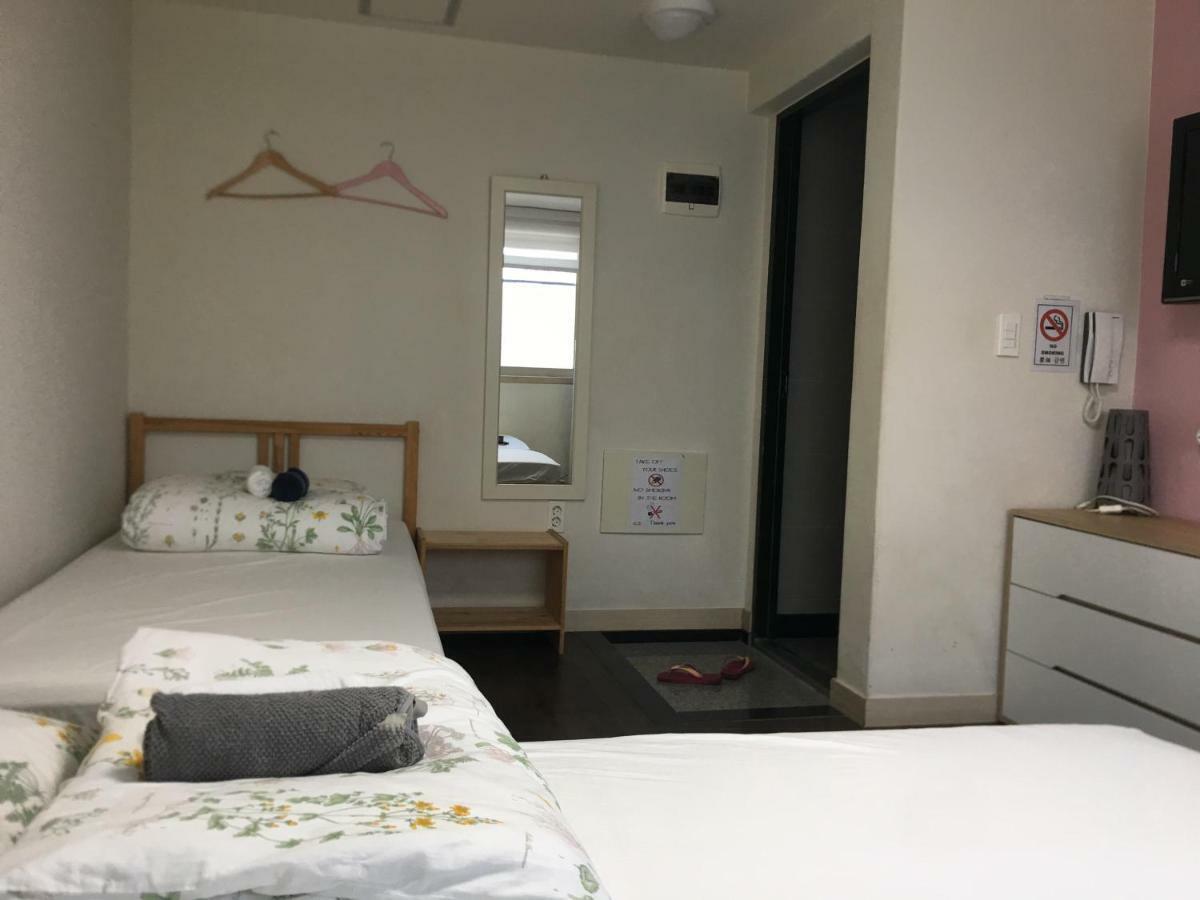 סיאול Hongdae Pencil Guesthouse מראה חיצוני תמונה