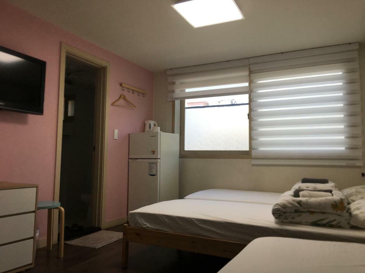 סיאול Hongdae Pencil Guesthouse מראה חיצוני תמונה