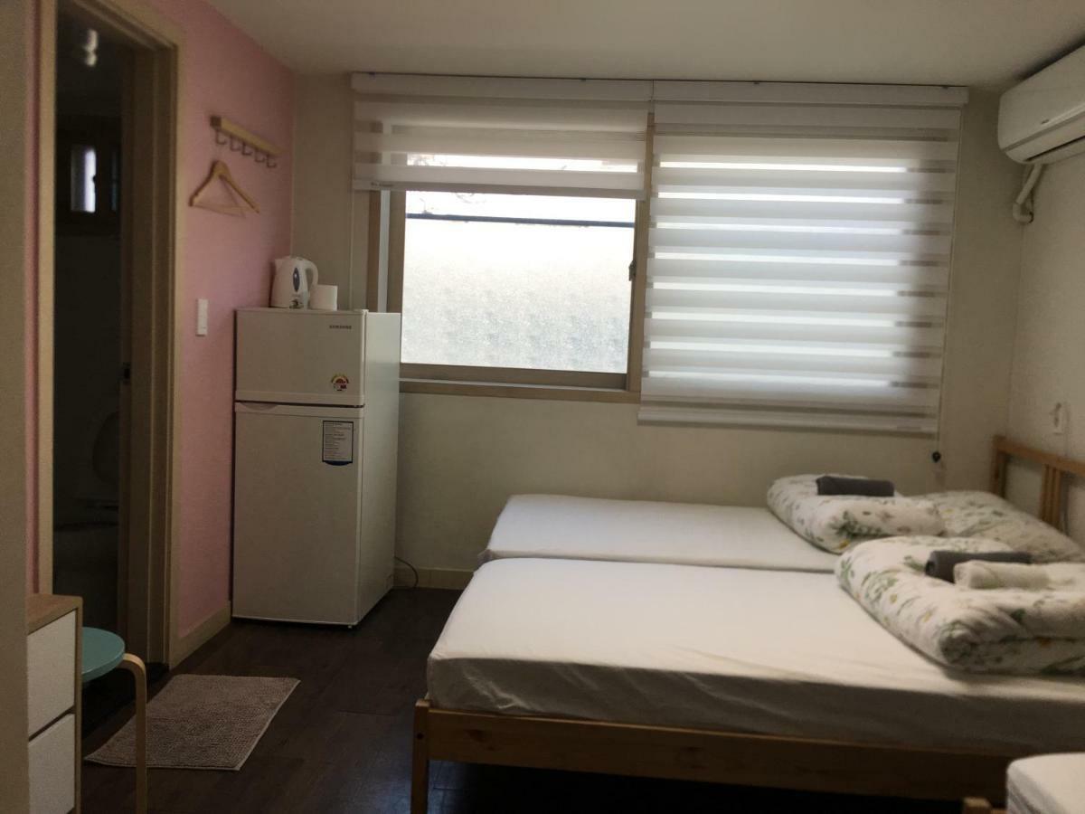 סיאול Hongdae Pencil Guesthouse מראה חיצוני תמונה